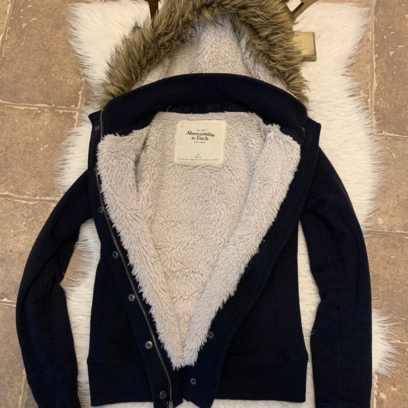 Abercrombie & Fitch Tops - Abercrombie & Fitch Fur Lined Hoodie Zip up Jacket